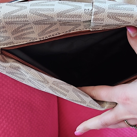 Marco bag, with Matching Marco wallet(clutch) - Picture 3 of 14